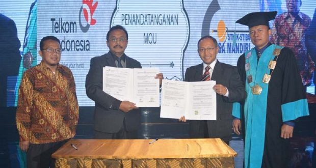 Penandatangan MoU STMIK Nusa Mandiri dengan PT Telkom Indonesia di Bekasi,